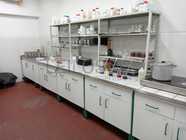 Unidade Industrial Completa · Armazém + Tinturaria