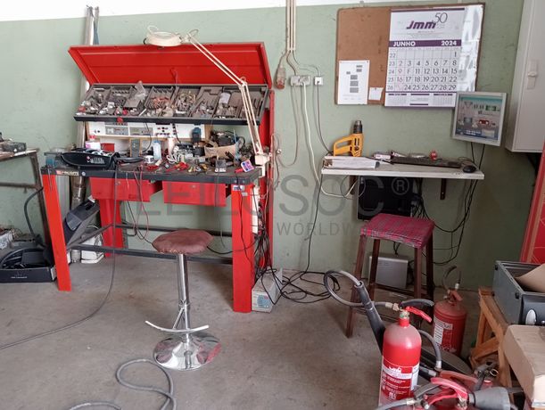 Unidade Industrial Completa · Armazém + Tinturaria