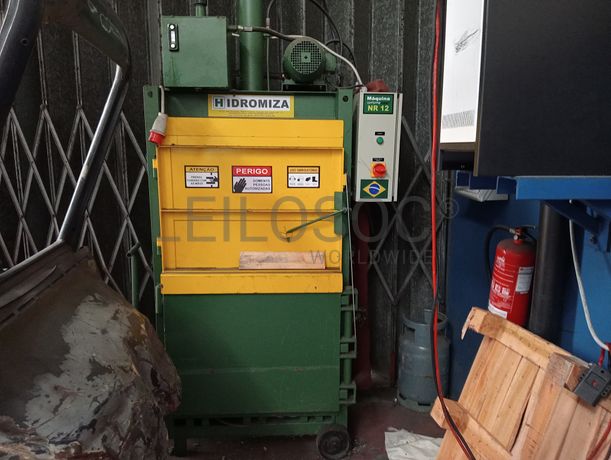 Unidade Industrial Completa · Armazém + Tinturaria