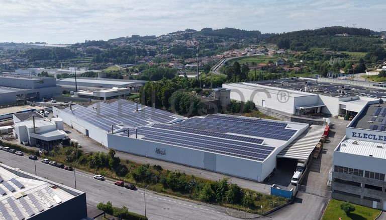 Unidade Industrial Completa · Armazém + Tinturaria