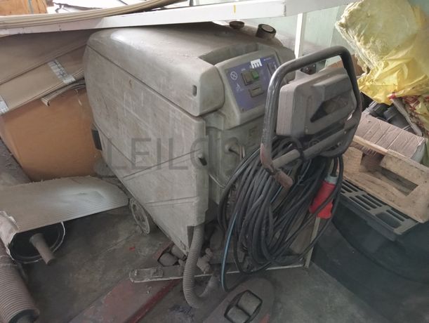 Unidade Industrial Completa · Armazém + Tinturaria