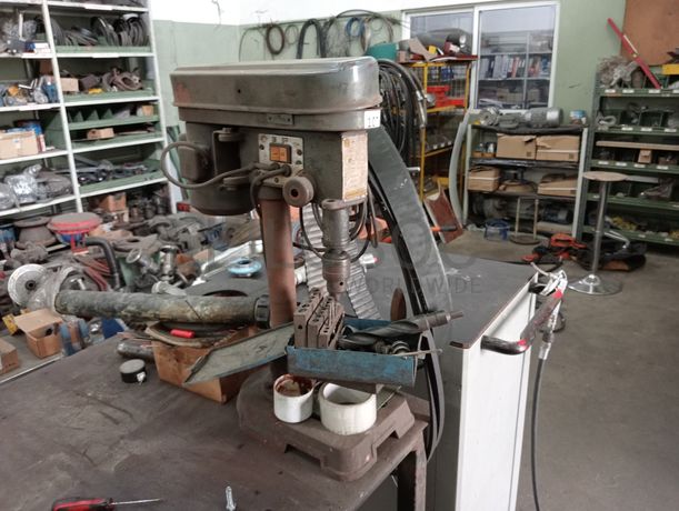 Unidade Industrial Completa · Armazém + Tinturaria