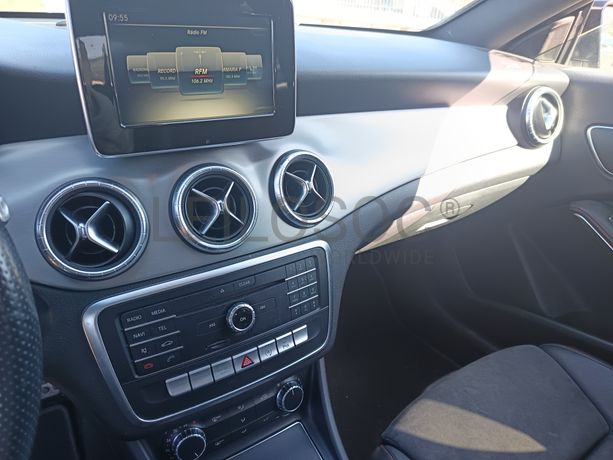Mercedes-Benz CLA 220d · Ano 2017