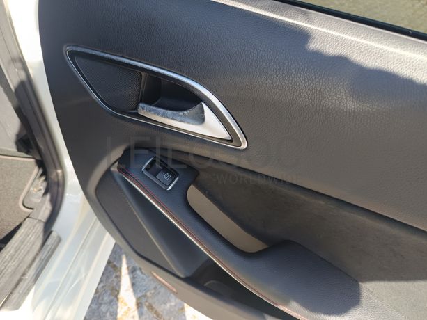 Mercedes-Benz CLA 220d · Ano 2017