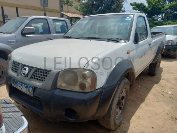 9 Veículos Nissan Hardbody