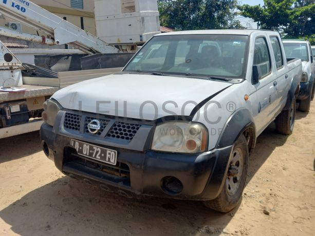 9 Veículos Nissan Hardbody