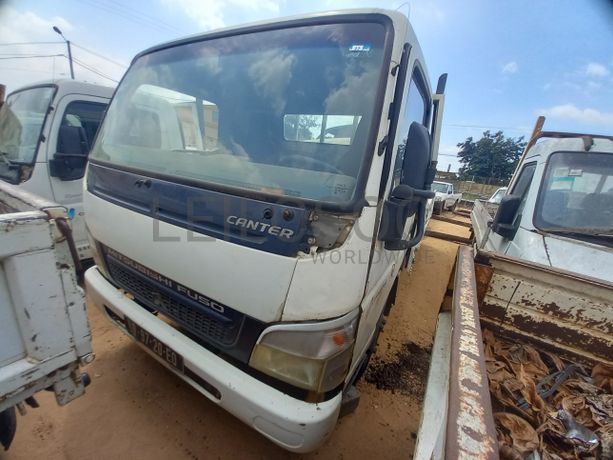 8 Veículos Mitsubishi Canter 3.50