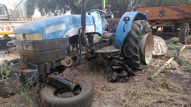 Trator - New Holland/TD80