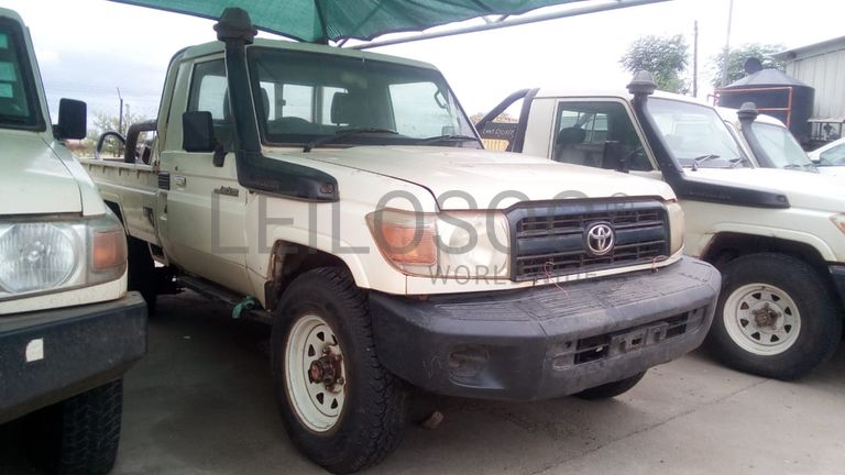 Toyota/Land Cruiser - 2013