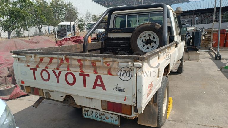 Toyota/LandCruiser - 2012