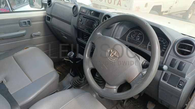 Toyota/LandCruiser - 2014