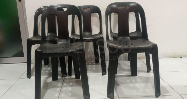 Cadeiras plásticas