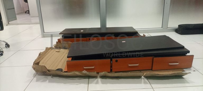 Duas secretarias desmontadas