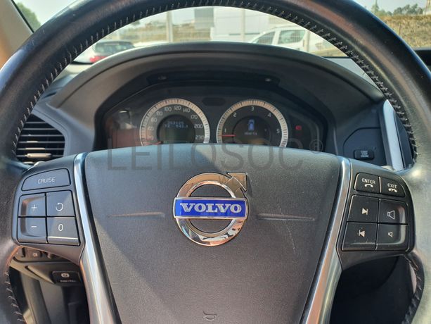 Volvo XC60 · Ano 2010