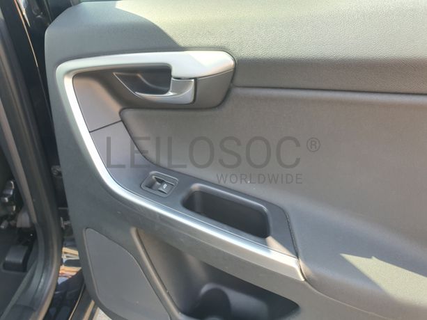 Volvo XC60 · Ano 2010