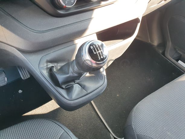 Renault Trafic · Ano 2022