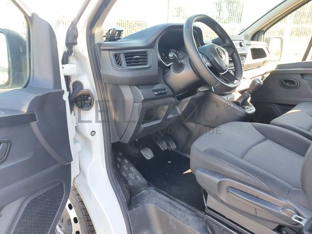 Renault Trafic · Ano 2022