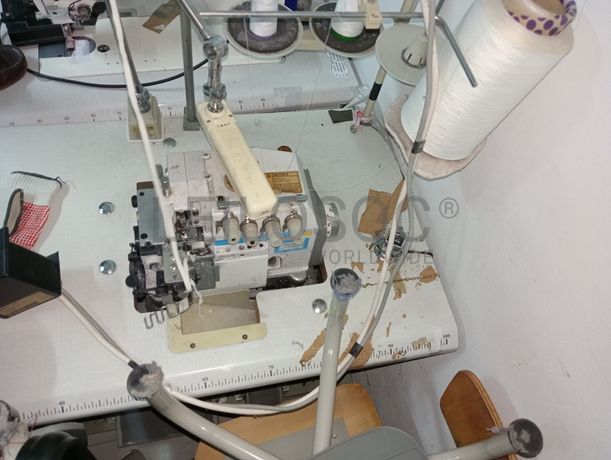 Máquina de Corte e Cose