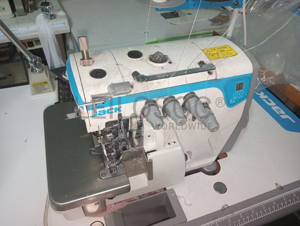 Máquina de Corte e Cose