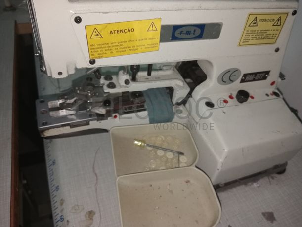 Máquina de Pregar Botões