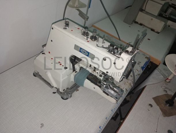 Máquina de Pregar Botões