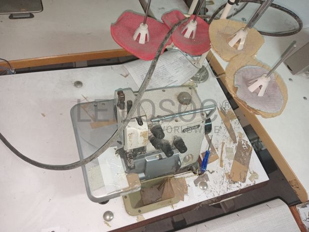 Máquina de Corte e Cose