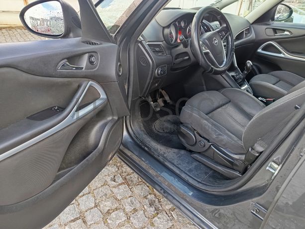 Opel Zafira · Ano 2012