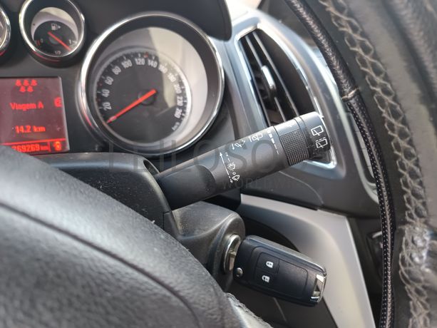 Opel Zafira · Ano 2012