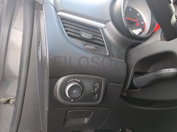 Opel Zafira · Ano 2012