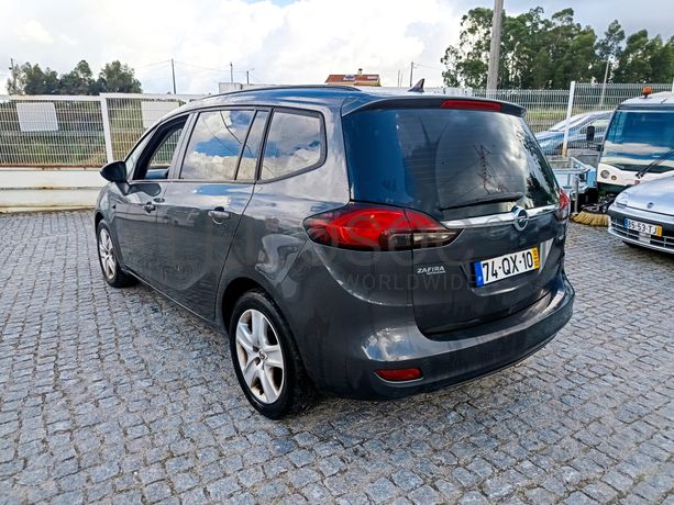 Opel Zafira · Ano 2012