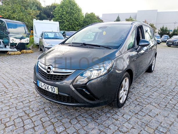 Opel Zafira · Ano 2012