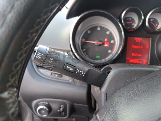 Opel Zafira · Ano 2012