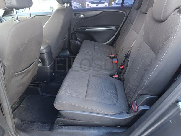 Opel Zafira · Ano 2012