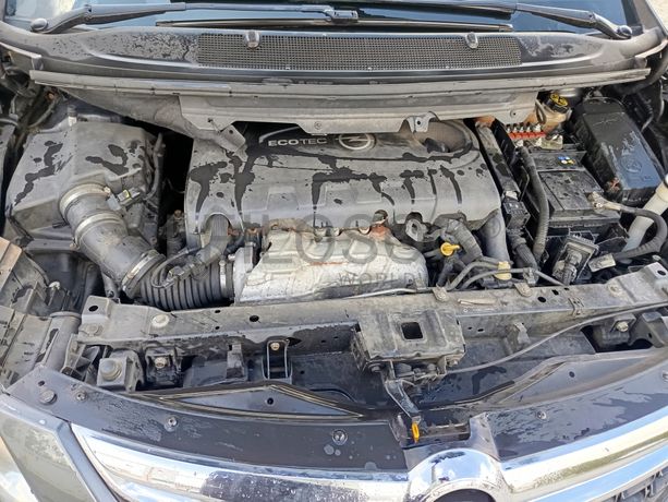 Opel Zafira · Ano 2012