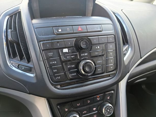 Opel Zafira · Ano 2012