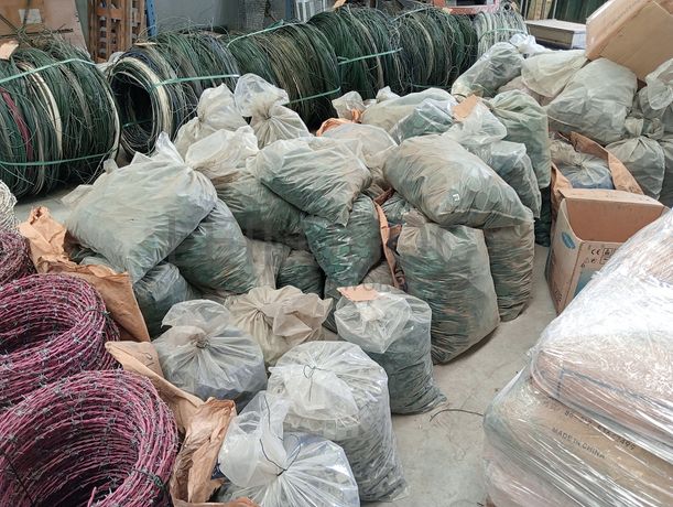 Equipamentos de Apoio à Indústria · Stock e Matéria-Prima