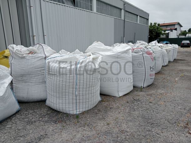 Equipamentos de Apoio à Indústria · Stock e Matéria-Prima