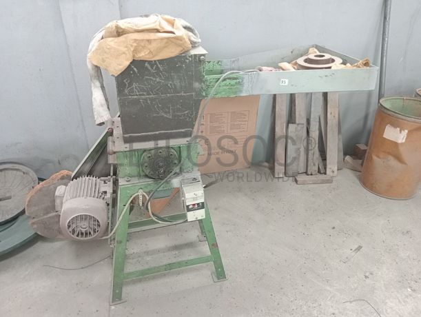 Porta paletes · Triturador