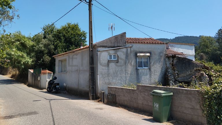 Proporção de 1/2 de Moradia V1 · Lousã