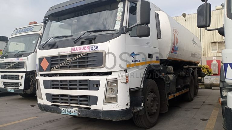 Camião Cisterna Volvo FM12-400M