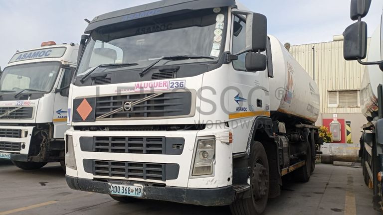 Camião Cisterna Volvo FM12-400M
