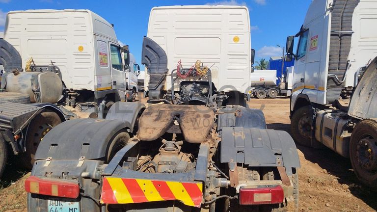 Camião Volvo FM 12 440CV