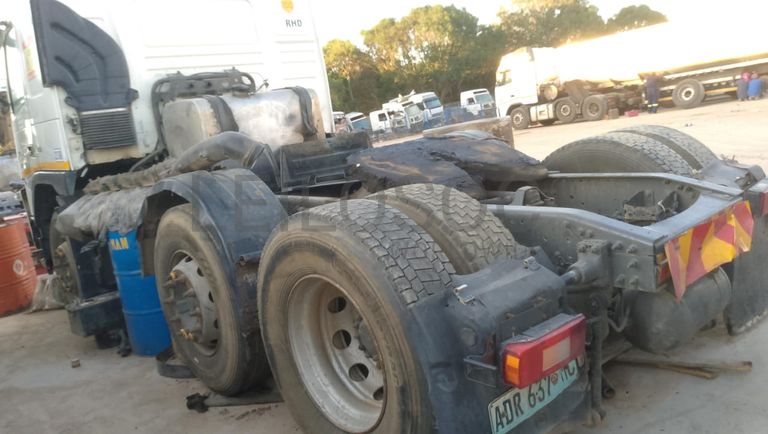 Camião Volvo FM 440