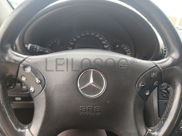 Mercedes-Benz C220 CDI · Ano 2002
