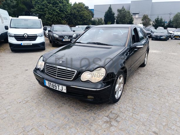 Mercedes-Benz C220 CDI · Ano 2002