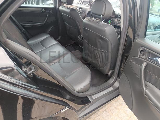 Mercedes-Benz C220 CDI · Ano 2002