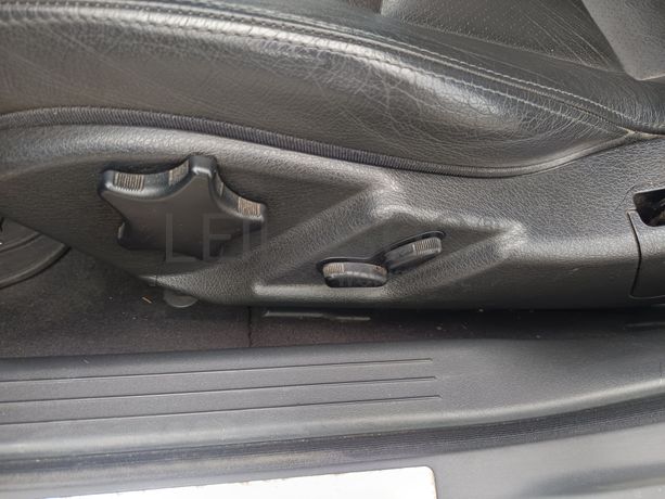 Mercedes-Benz C220 CDI · Ano 2002