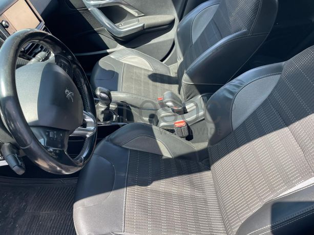 Peugeot 2008 1.6HDI · Ano 2015