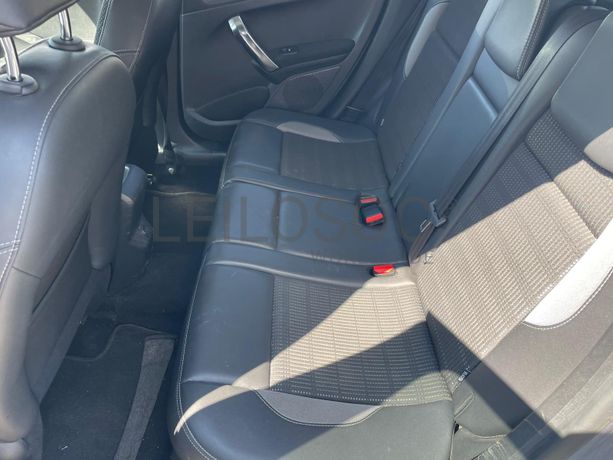 Peugeot 2008 1.6HDI · Ano 2015