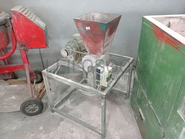 Fabrico de Redes e Vedações: Máquinas, Equipamentos, Stock e Matéria-prima